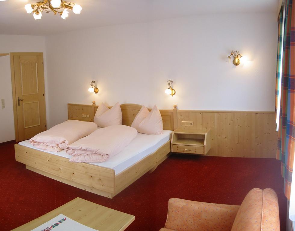 Hotel Diana à Pettneu am Arlberg Extérieur photo