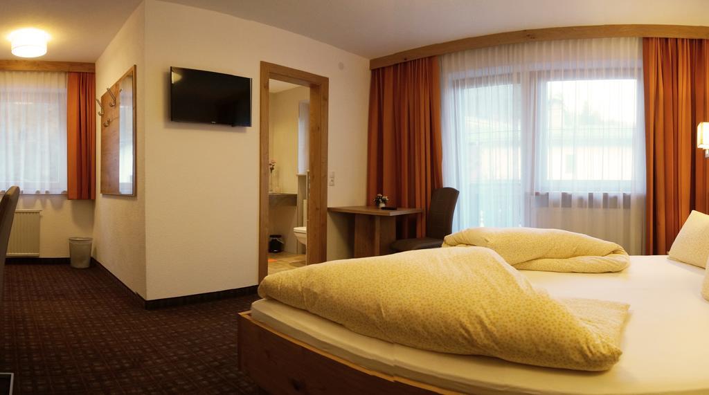 Hotel Diana à Pettneu am Arlberg Extérieur photo