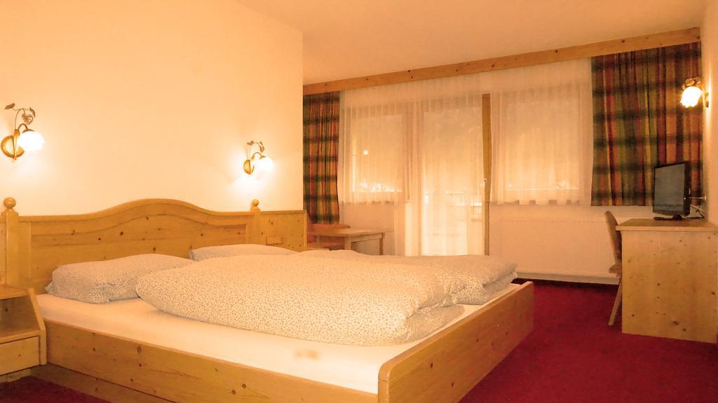 Hotel Diana à Pettneu am Arlberg Extérieur photo