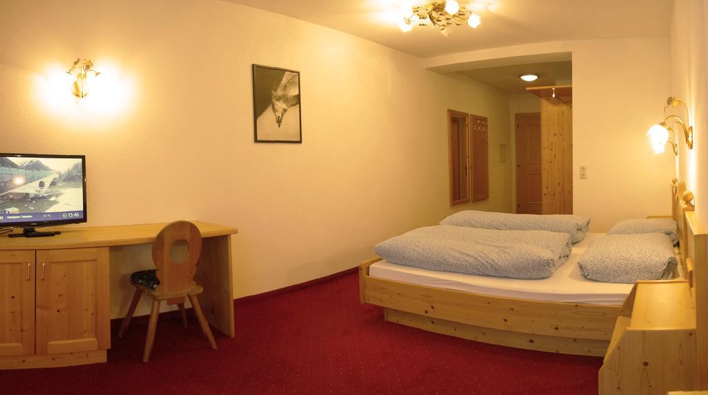 Hotel Diana à Pettneu am Arlberg Extérieur photo