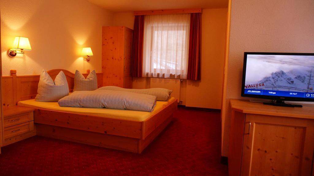 Hotel Diana à Pettneu am Arlberg Extérieur photo