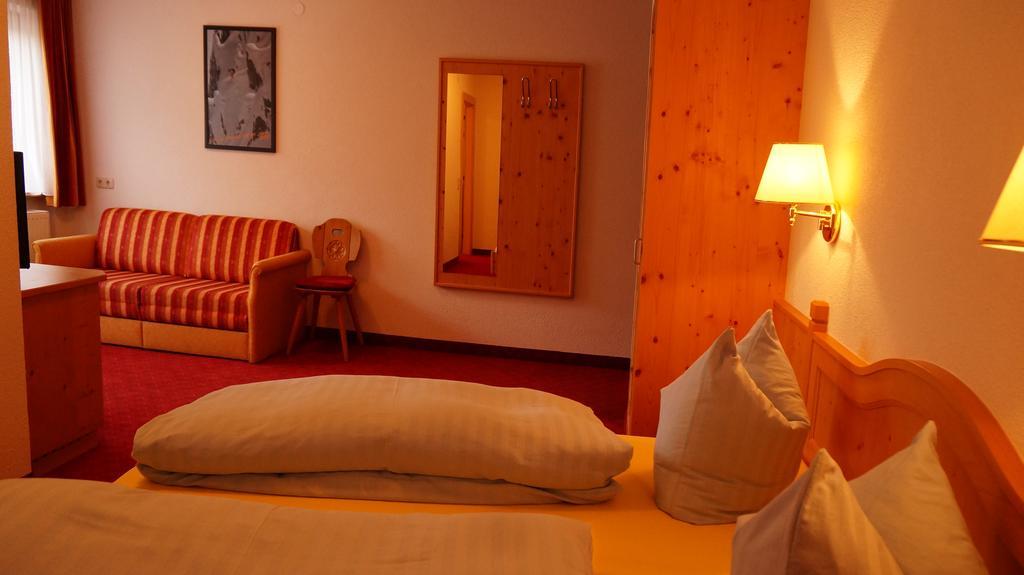 Hotel Diana à Pettneu am Arlberg Extérieur photo