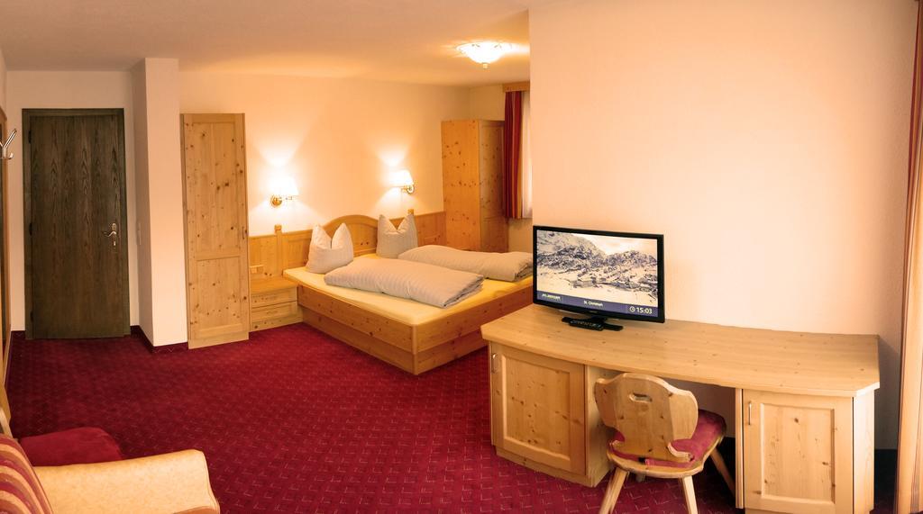 Hotel Diana à Pettneu am Arlberg Extérieur photo
