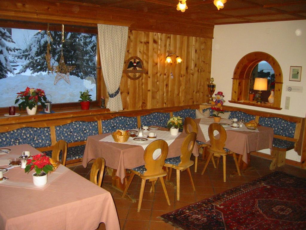 Hotel Diana à Pettneu am Arlberg Extérieur photo